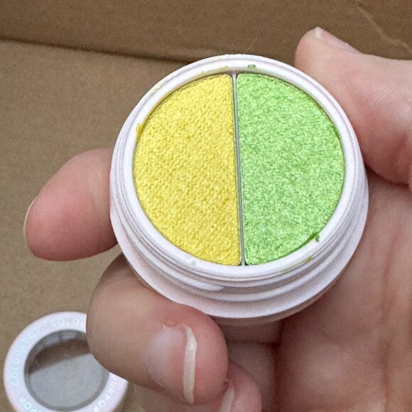 Colourpop Cosmetics Supershock shadow in a Split Pan shade Duo - Picture 9 of 11